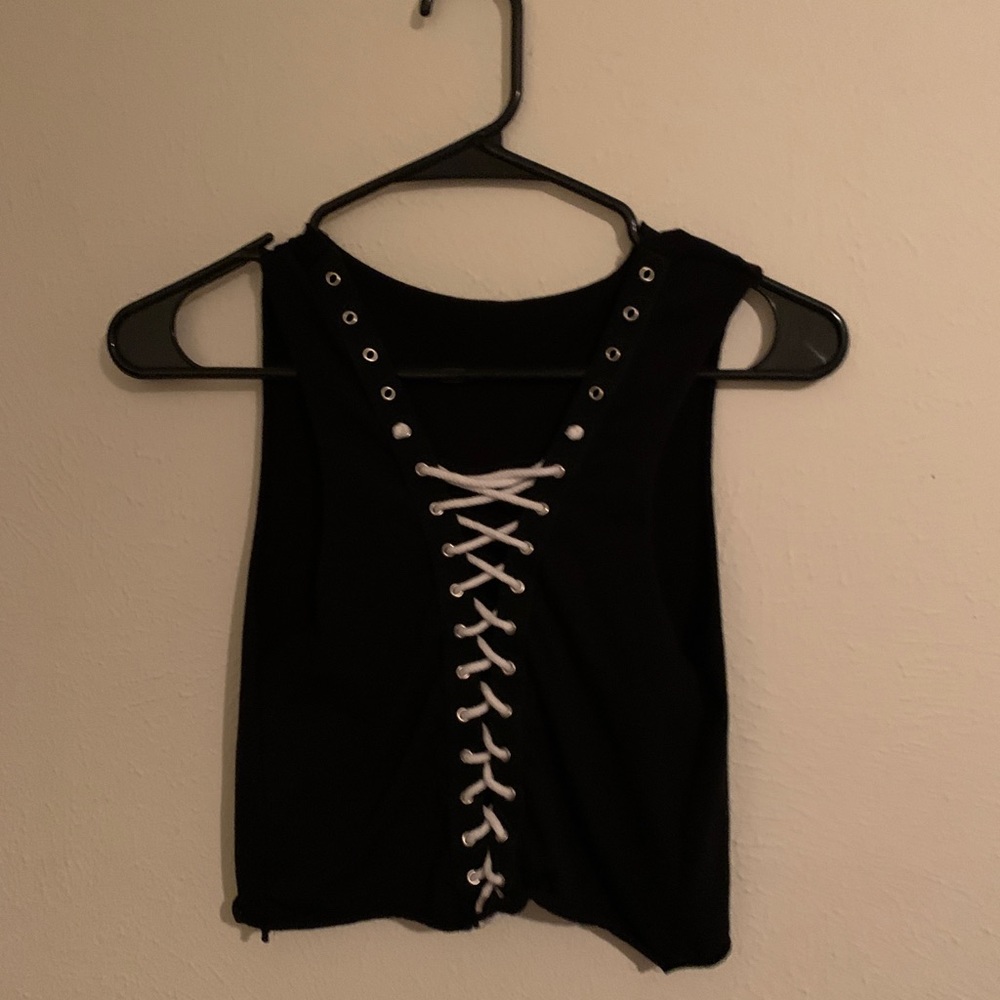Emma and sam lace up top